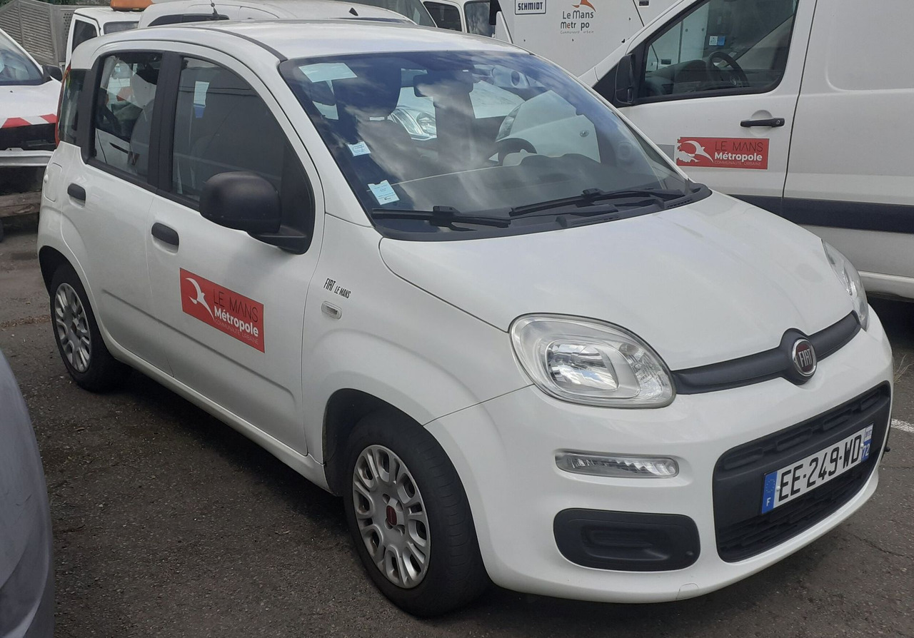 EE-249-72 - FIAT Panda Easy 1.2 - Osobní auto: obrázek 1 EE-249-72 - FIAT Panda Easy 1.2 - Osobní auto: obrázek 1