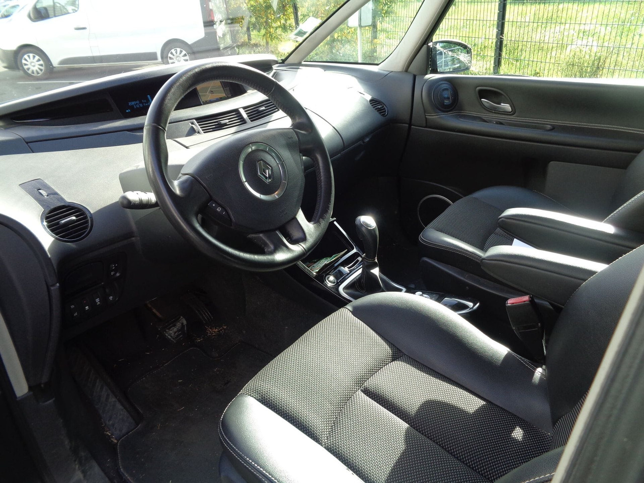 RENAULT ESPACE - Osobní auto: obrázek 4 RENAULT ESPACE - Osobní auto: obrázek 4