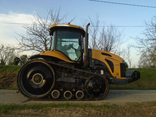 Challenger MT765B - Pásový traktor: obrázek 4 Challenger MT765B - Pásový traktor: obrázek 4