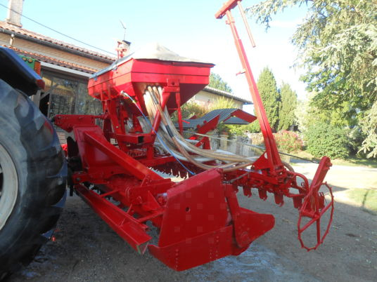 Kverneland DAS + Kverneland herse rotative - Secí kombinace: obrázek 4 Kverneland DAS + Kverneland herse rotative - Secí kombinace: obrázek 4