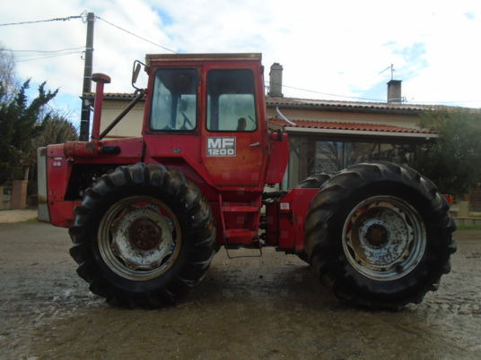 Massey Ferguson 1200 - Traktor: obrázek 1 Massey Ferguson 1200 - Traktor: obrázek 1