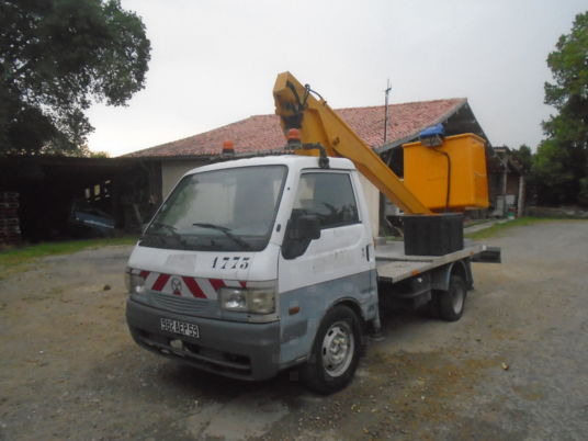 Mazda bongo - Autoplošina: obrázek 1 Mazda bongo - Autoplošina: obrázek 1