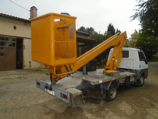 Mazda bongo - Autoplošina: obrázek 4 Mazda bongo - Autoplošina: obrázek 4