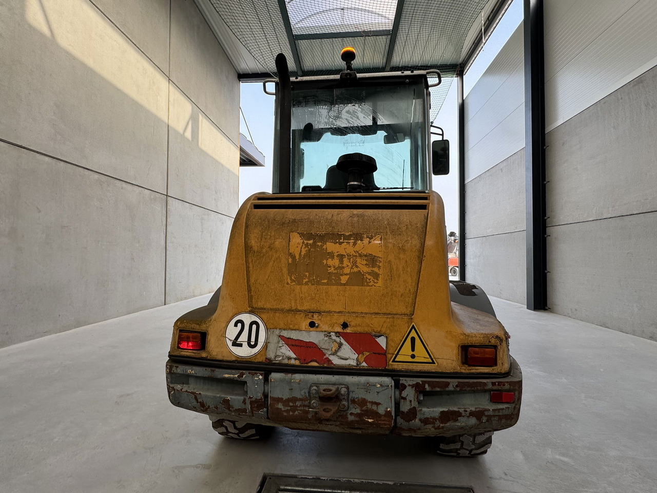 Liebherr L 506 - Kolový nakladač: obrázek 4 Liebherr L 506 - Kolový nakladač: obrázek 4