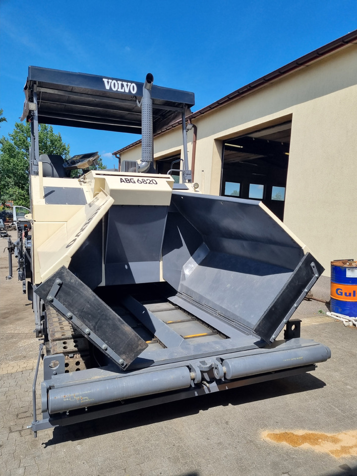 VOLVO TITAN 6820 - Finišér: obrázek 4 VOLVO TITAN 6820 - Finišér: obrázek 4