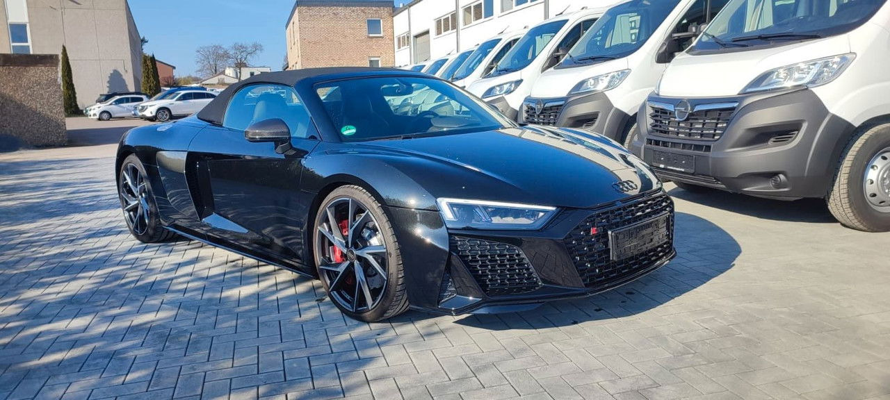 Audi R8 Spyder 5.2 FSI RWD performance - Osobní auto: obrázek 4 Audi R8 Spyder 5.2 FSI RWD performance - Osobní auto: obrázek 4