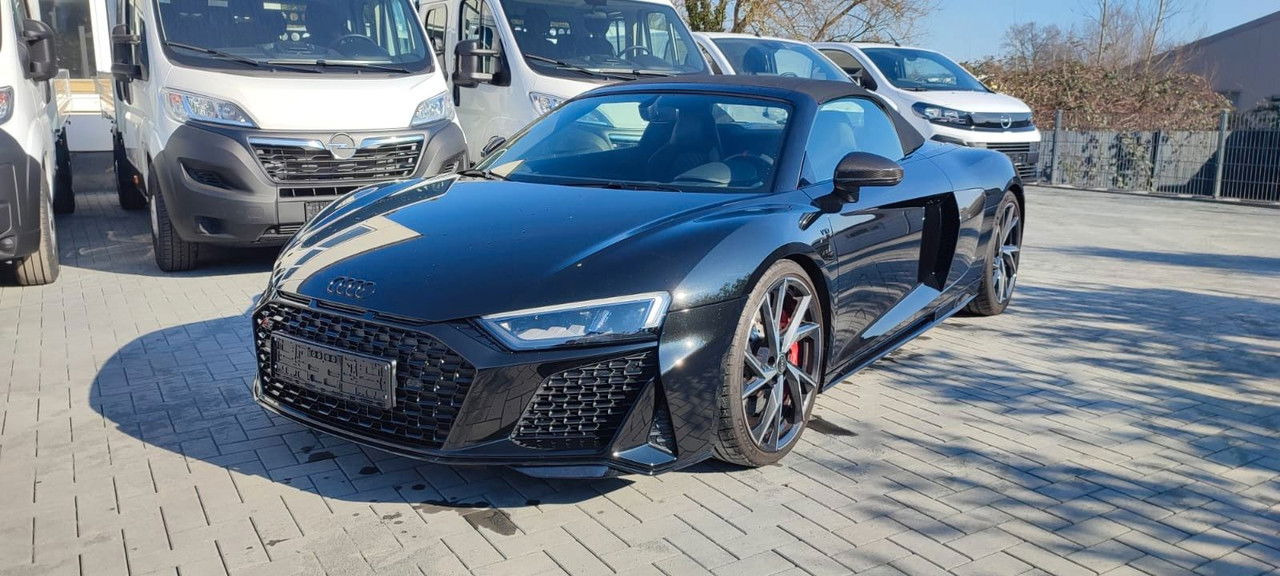Audi R8 Spyder 5.2 FSI RWD performance - Osobní auto: obrázek 3 Audi R8 Spyder 5.2 FSI RWD performance - Osobní auto: obrázek 3