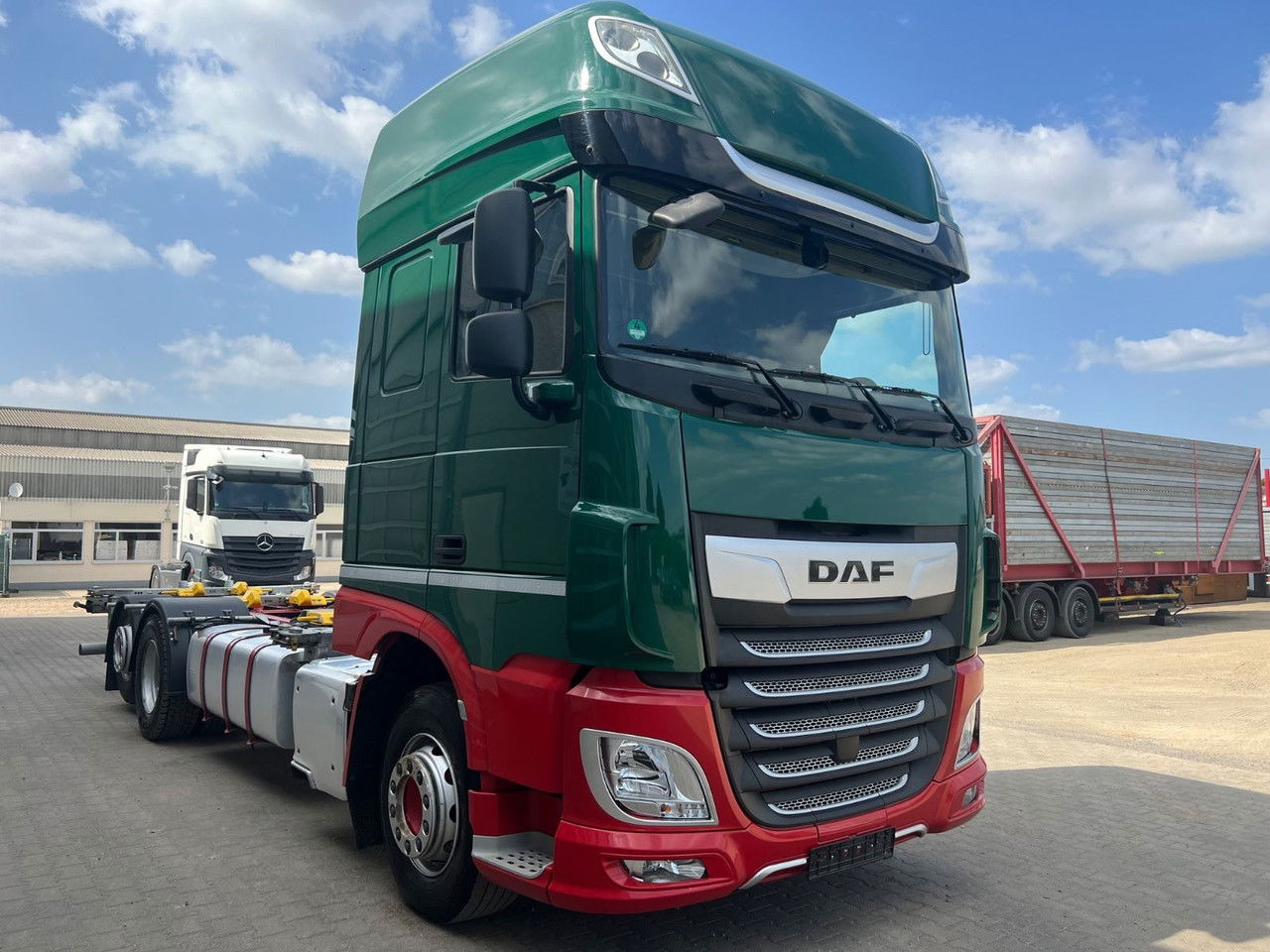 DAF XF 480 FAN SSC BDF C715/745 + Intarder + 2x Tank - Kontejnérový podvozek/ Výměnná nástavba: obrázek 3 DAF XF 480 FAN SSC BDF C715/745 + Intarder + 2x Tank - Kontejnérový podvozek/ Výměnná nástavba: obrázek 3