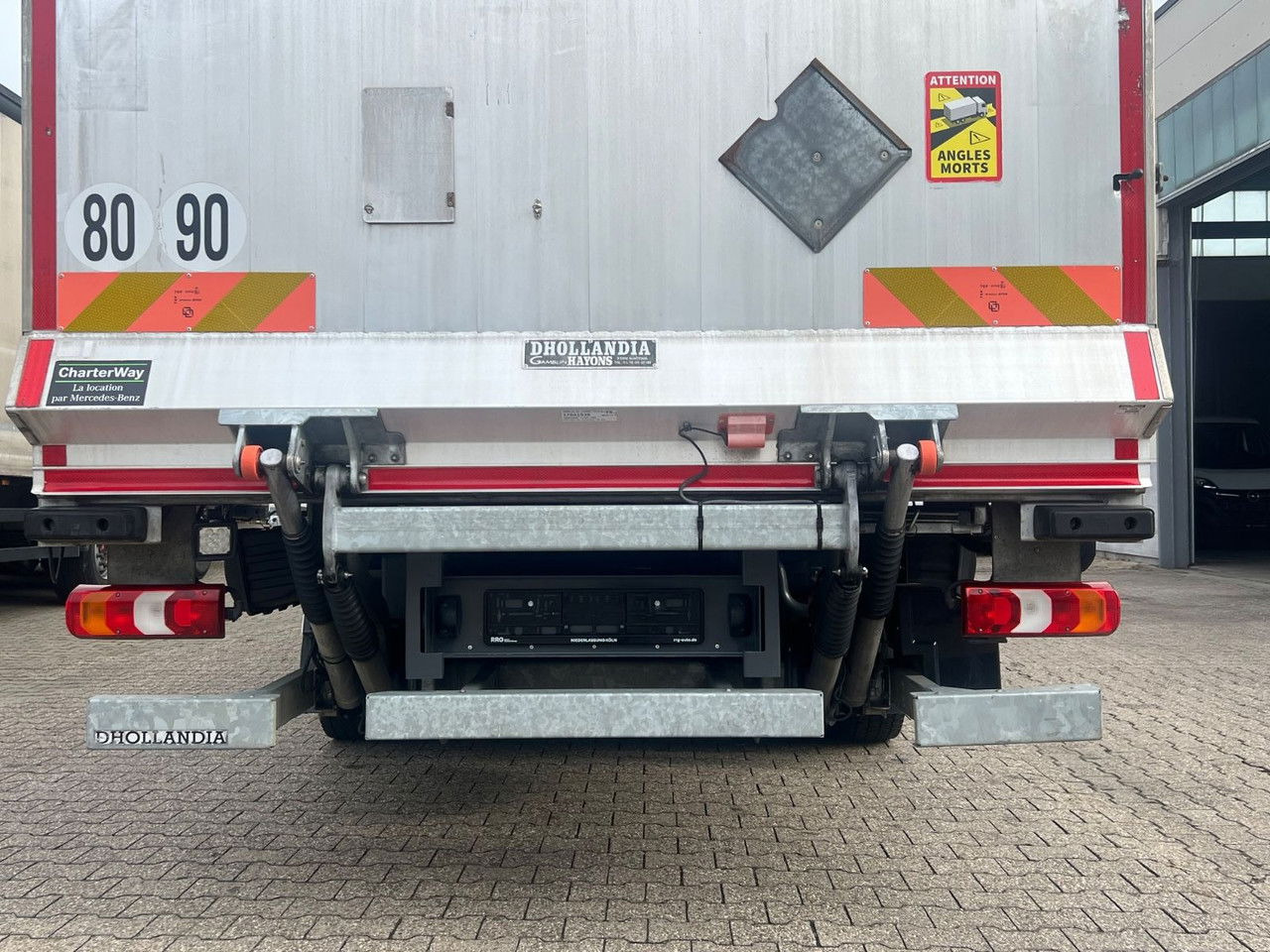 Mercedes-Benz Atego 1218 L Classic-Vermietung möglich-ADR-LBW - Skříňový nákladní auto: obrázek 4 Mercedes-Benz Atego 1218 L Classic-Vermietung möglich-ADR-LBW - Skříňový nákladní auto: obrázek 4