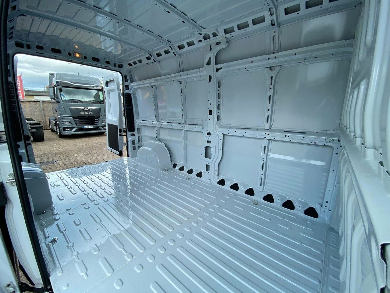 Opel Movano - Furgon: obrázek 5 Opel Movano - Furgon: obrázek 5