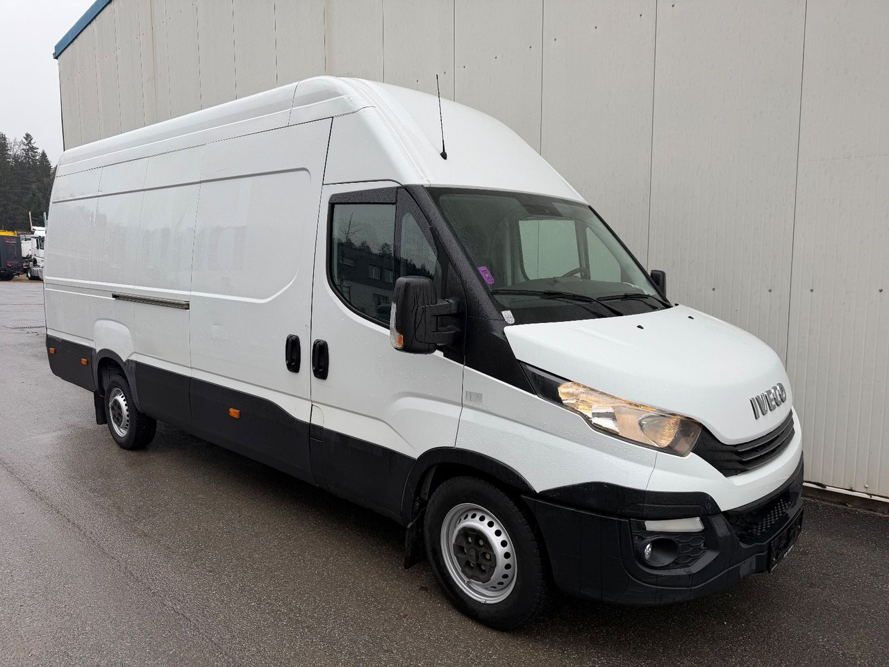 Iveco Daily 35S14 HiMatic L4H3 Maxi Iveco Daily 35S14 HiMatic L4H3 Maxi - Furgon: obrázek 2 Iveco Daily 35S14 HiMatic L4H3 Maxi Iveco Daily 35S14 HiMatic L4H3 Maxi - Furgon: obrázek 2
