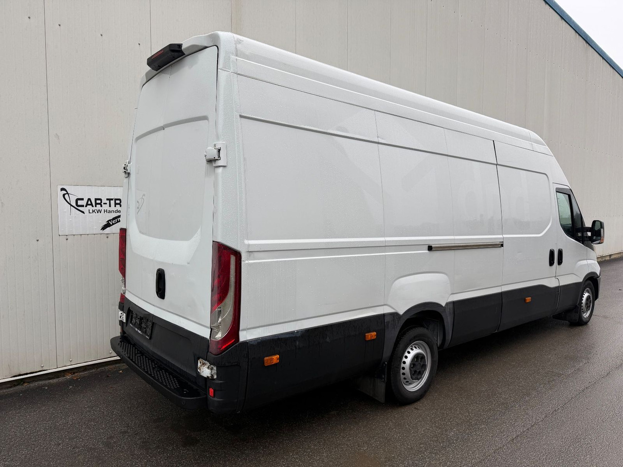 Iveco Daily 35S14 HiMatic L4H3 Maxi Iveco Daily 35S14 HiMatic L4H3 Maxi - Furgon: obrázek 3 Iveco Daily 35S14 HiMatic L4H3 Maxi Iveco Daily 35S14 HiMatic L4H3 Maxi - Furgon: obrázek 3