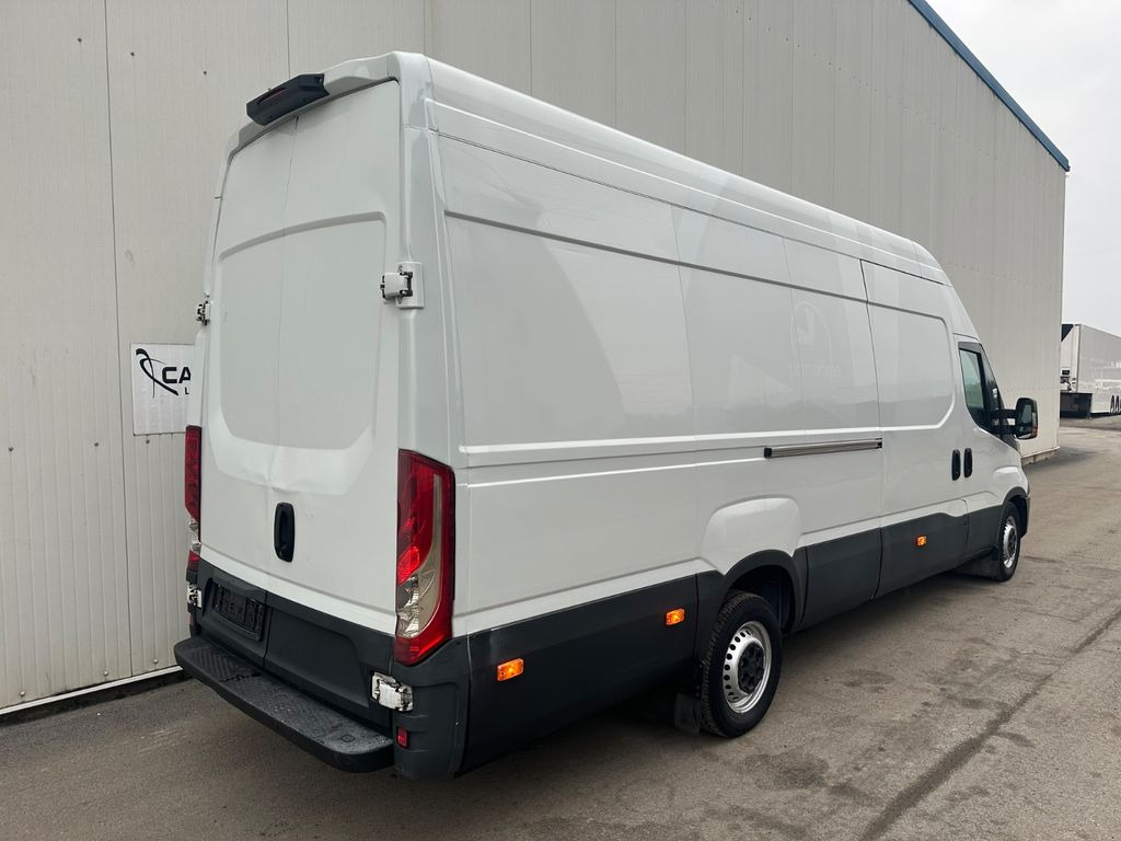 Iveco Daily 35S14 HiMatic L4H3 Maxi - Furgon: obrázek 4 Iveco Daily 35S14 HiMatic L4H3 Maxi - Furgon: obrázek 4