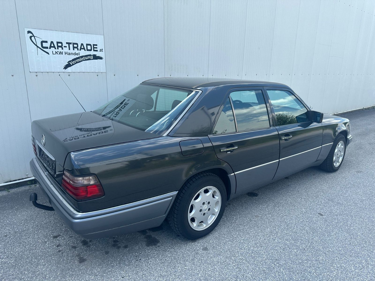 Mercedes-Benz E 250 DIESEL - Sedan: obrázek 4 Mercedes-Benz E 250 DIESEL - Sedan: obrázek 4