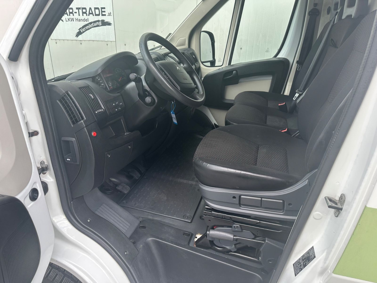 Peugeot Boxer 2,0 HDI Klima AluAusbau L4H2 - Furgon: obrázek 5 Peugeot Boxer 2,0 HDI Klima AluAusbau L4H2 - Furgon: obrázek 5