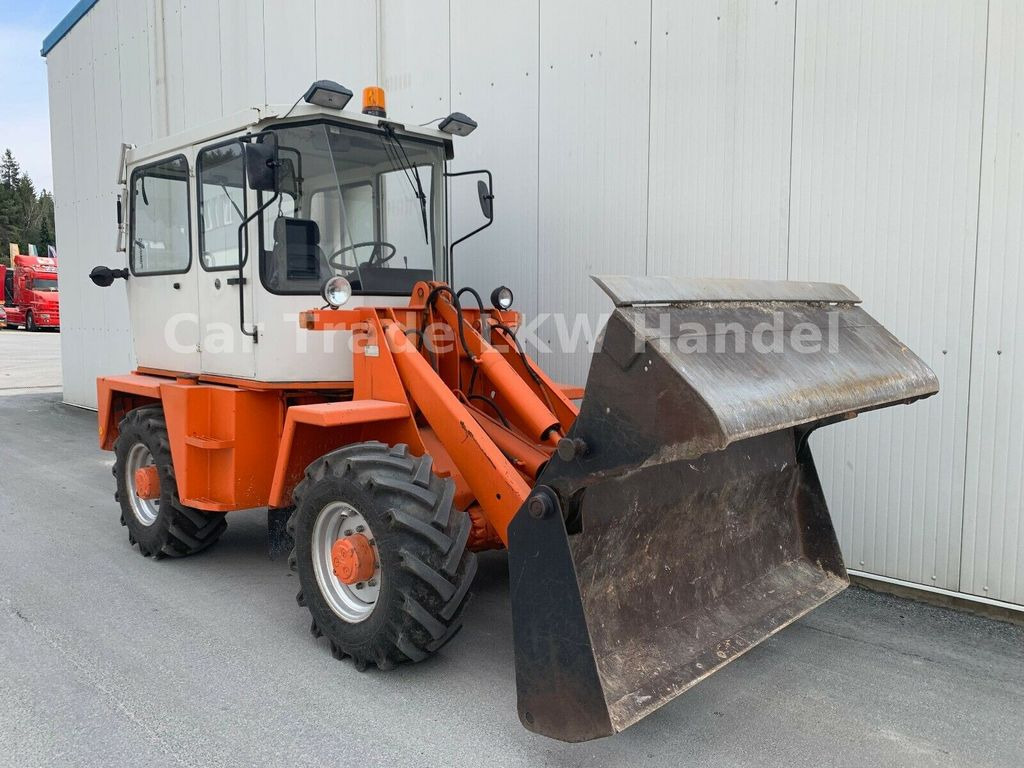 Schaeff SKB 902 - Rýpadlo-nakladač: obrázek 2 Schaeff SKB 902 - Rýpadlo-nakladač: obrázek 2
