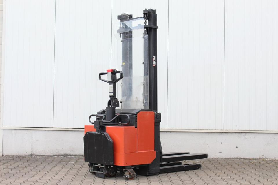 BT LSV1250 - 3400mm - Stohovací vozík: obrázek 3 BT LSV1250 - 3400mm - Stohovací vozík: obrázek 3