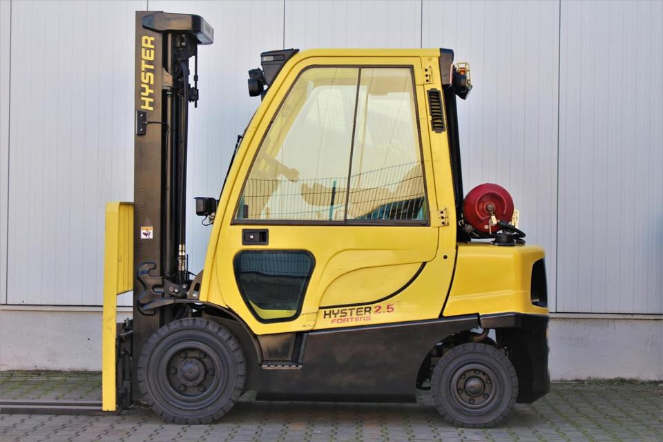 HYSTER H2.5FT Gas 2500kg Kabine 2018 Stapler UVV ✅ - Plynový vysokozdvižný vozík: obrázek 4 HYSTER H2.5FT Gas 2500kg Kabine 2018 Stapler UVV ✅ - Plynový vysokozdvižný vozík: obrázek 4