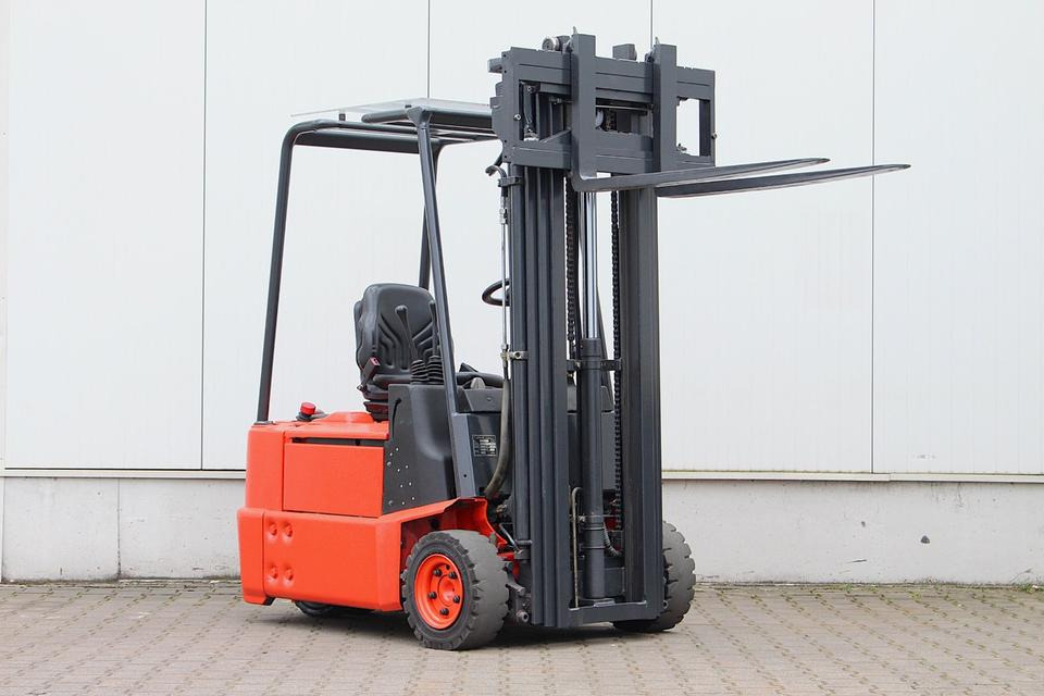 LINDE E15Z-02 Triplex 4,7m - Elektrický vysokozdvižný vozík: obrázek 4 LINDE E15Z-02 Triplex 4,7m - Elektrický vysokozdvižný vozík: obrázek 4