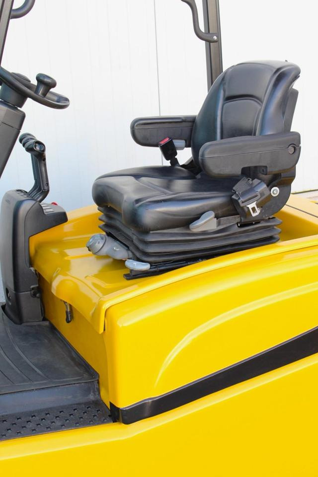 Elektrický vysokozdvižný vozík YALE ERP18VT Triplex 5,2m 1800kg: obrázek 9