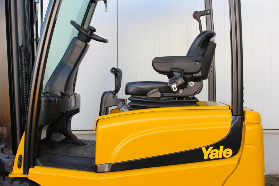 Elektrický vysokozdvižný vozík YALE ERP18VT Triplex 5,2m 1800kg: obrázek 12