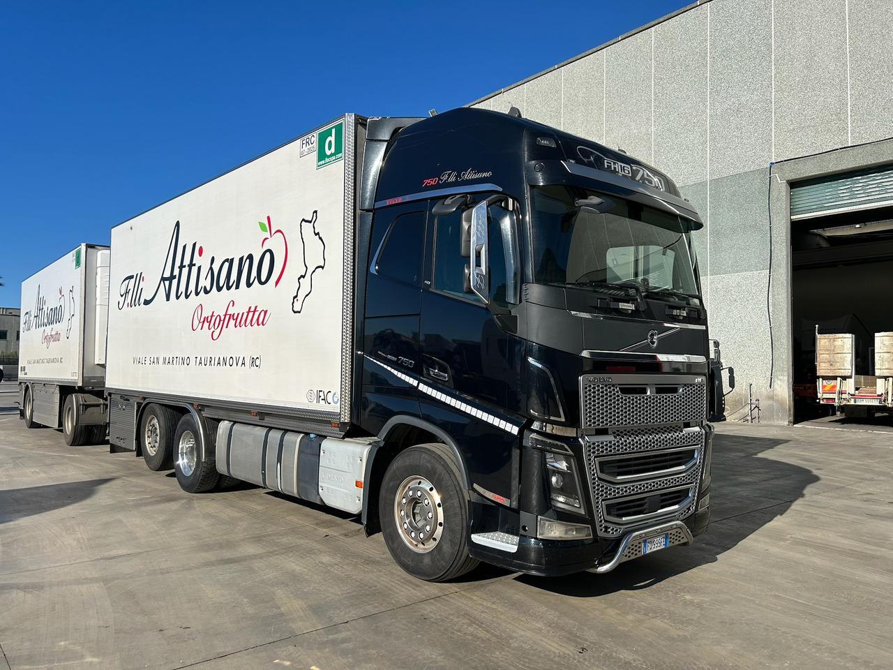 VOLVO FH 750 - Chladírenský nákladní automobil: obrázek 1 VOLVO FH 750 - Chladírenský nákladní automobil: obrázek 1