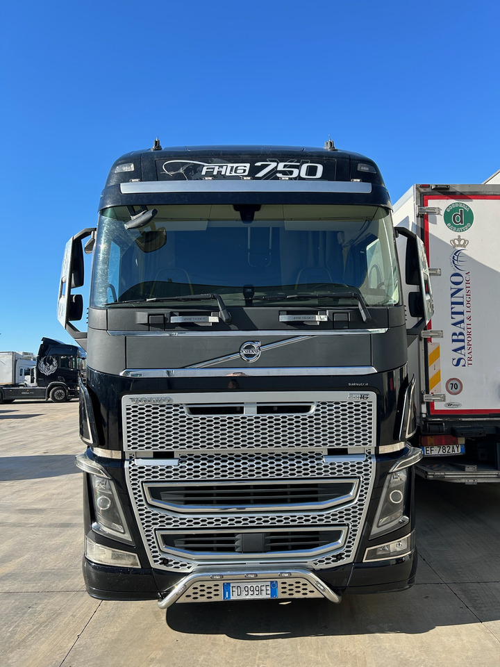 VOLVO FH 750 - Chladírenský nákladní automobil: obrázek 4 VOLVO FH 750 - Chladírenský nákladní automobil: obrázek 4