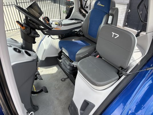 Traktor New Holland T7.300 PLMi: obrázek 8