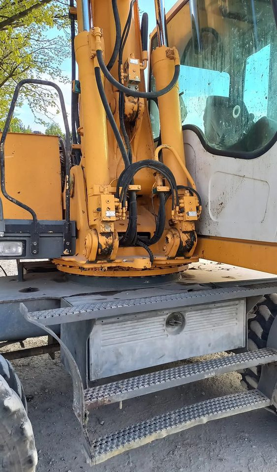 Liebherr A316 - Kolesové rýpadlo: obrázek 4 Liebherr A316 - Kolesové rýpadlo: obrázek 4