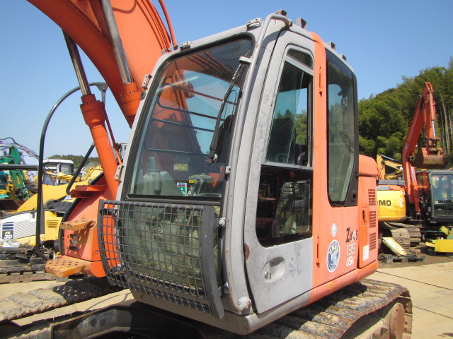 Pásové rýpadlo HITACHI ZX135USK: obrázek 8