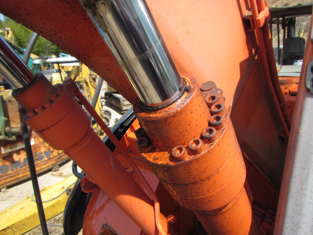 Pásové rýpadlo HITACHI ZX135USK: obrázek 11