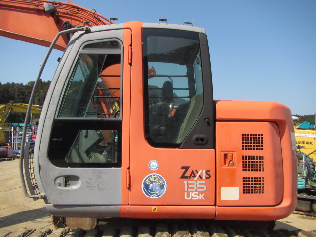 Pásové rýpadlo HITACHI ZX135USK: obrázek 6