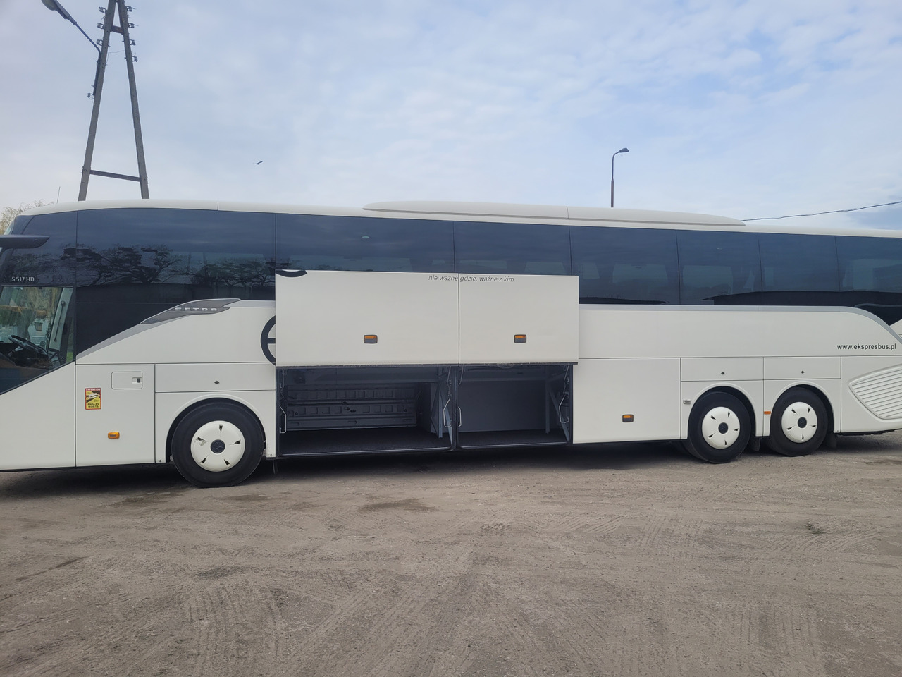 SETRA 517 HD - Turistický autobus: obrázek 4 SETRA 517 HD - Turistický autobus: obrázek 4