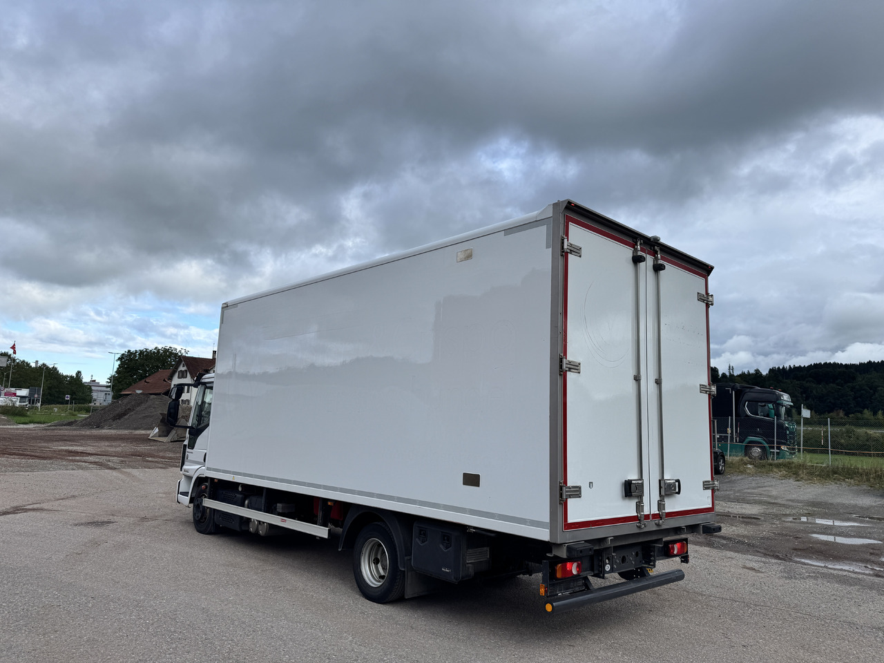 IVECO 80E190 Eurocargo Kühlkoffer (Partikelfilter defekt) - Chladírenský nákladní automobil: obrázek 3 IVECO 80E190 Eurocargo Kühlkoffer (Partikelfilter defekt) - Chladírenský nákladní automobil: obrázek 3