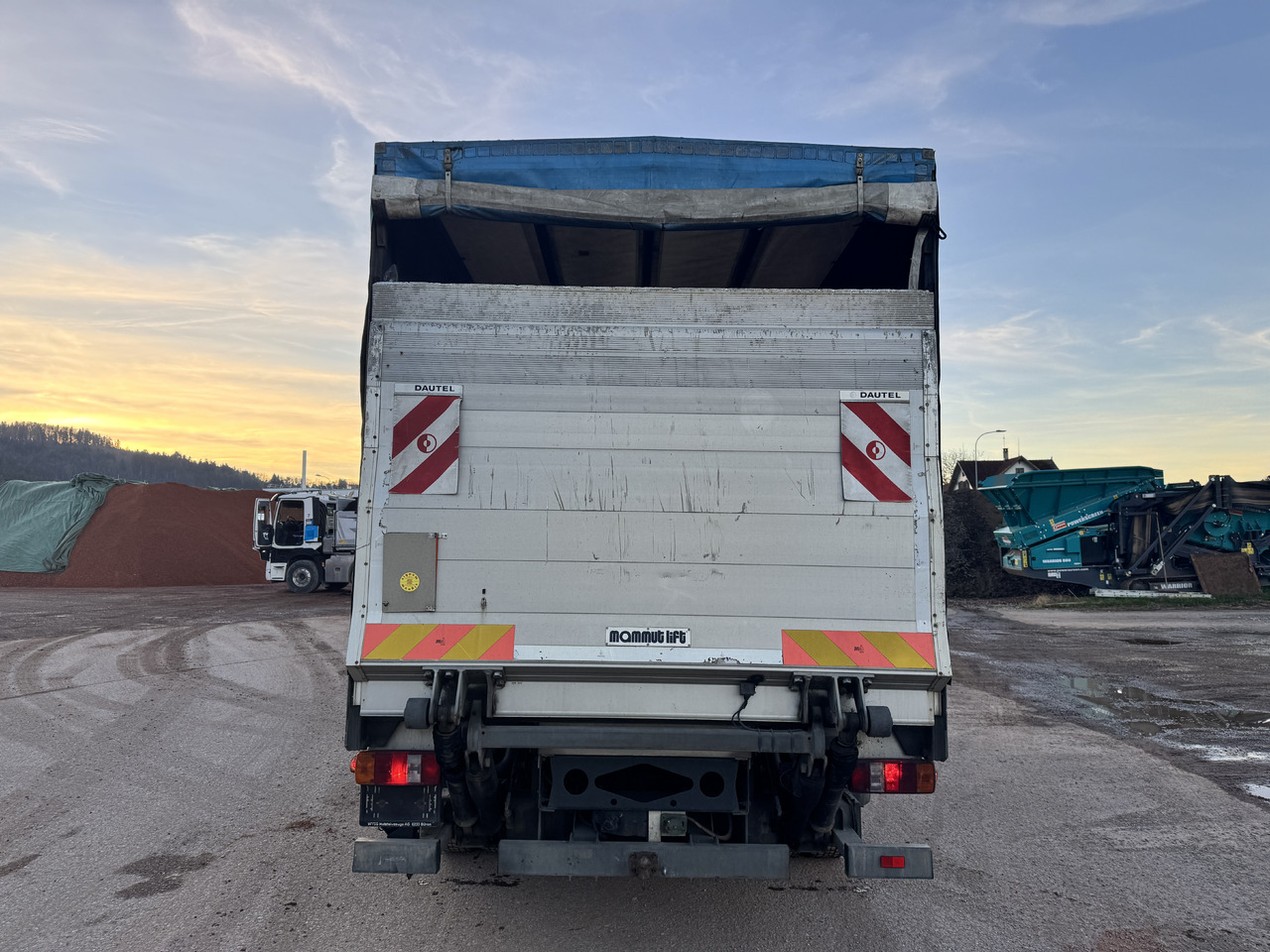 MERCEDES-BENZ Atego 818 - Plachtový nákladní auto: obrázek 4 MERCEDES-BENZ Atego 818 - Plachtový nákladní auto: obrázek 4