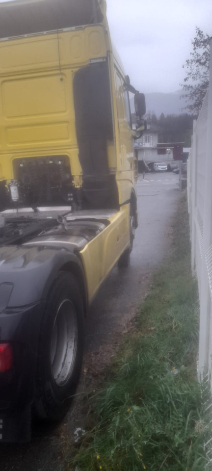 DAF XF430 - damaged engine - Tahač: obrázek 4 DAF XF430 - damaged engine - Tahač: obrázek 4