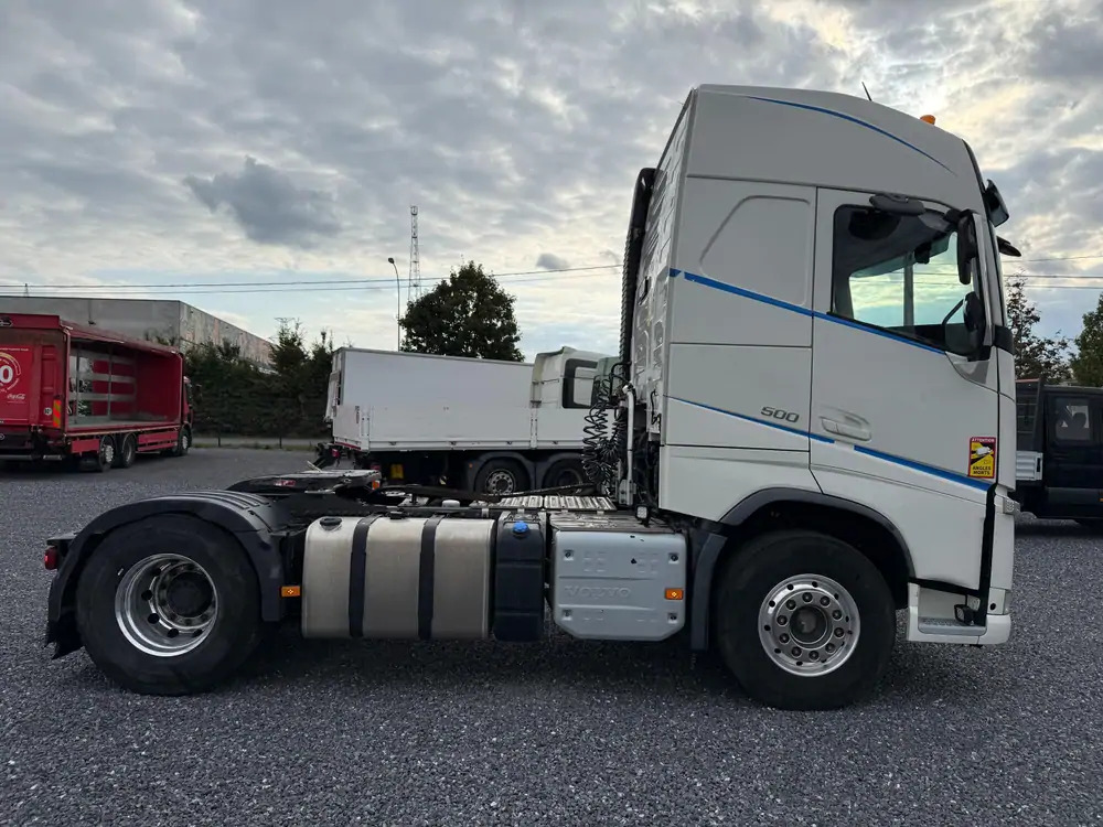 Volvo FH 500 Globetrotter Jantes alcoa*Hydraulique*Euro6 - Tahač: obrázek 3 Volvo FH 500 Globetrotter Jantes alcoa*Hydraulique*Euro6 - Tahač: obrázek 3