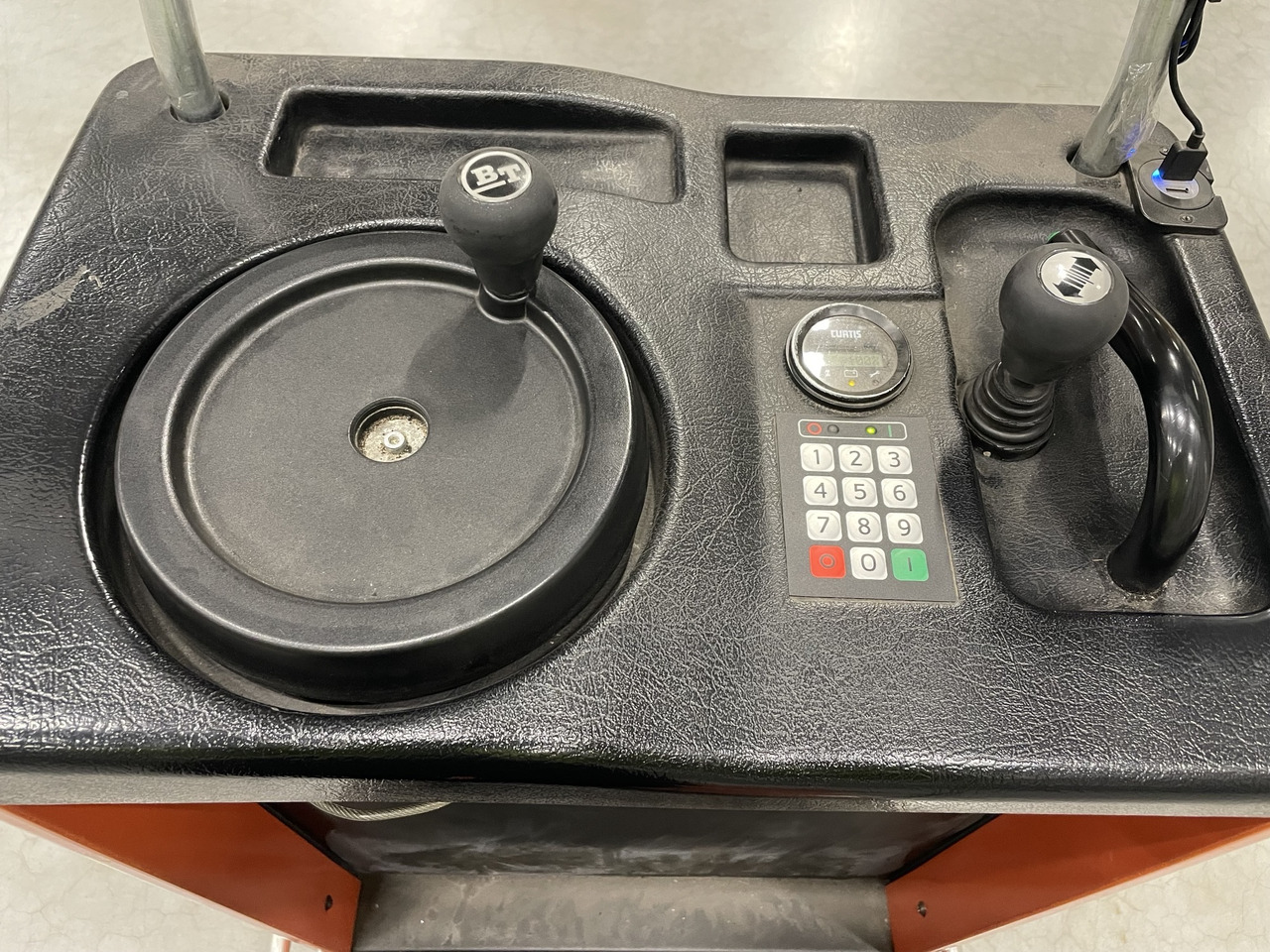 BT 609 AC TT - Vychystávací vozík: obrázek 3 BT 609 AC TT - Vychystávací vozík: obrázek 3