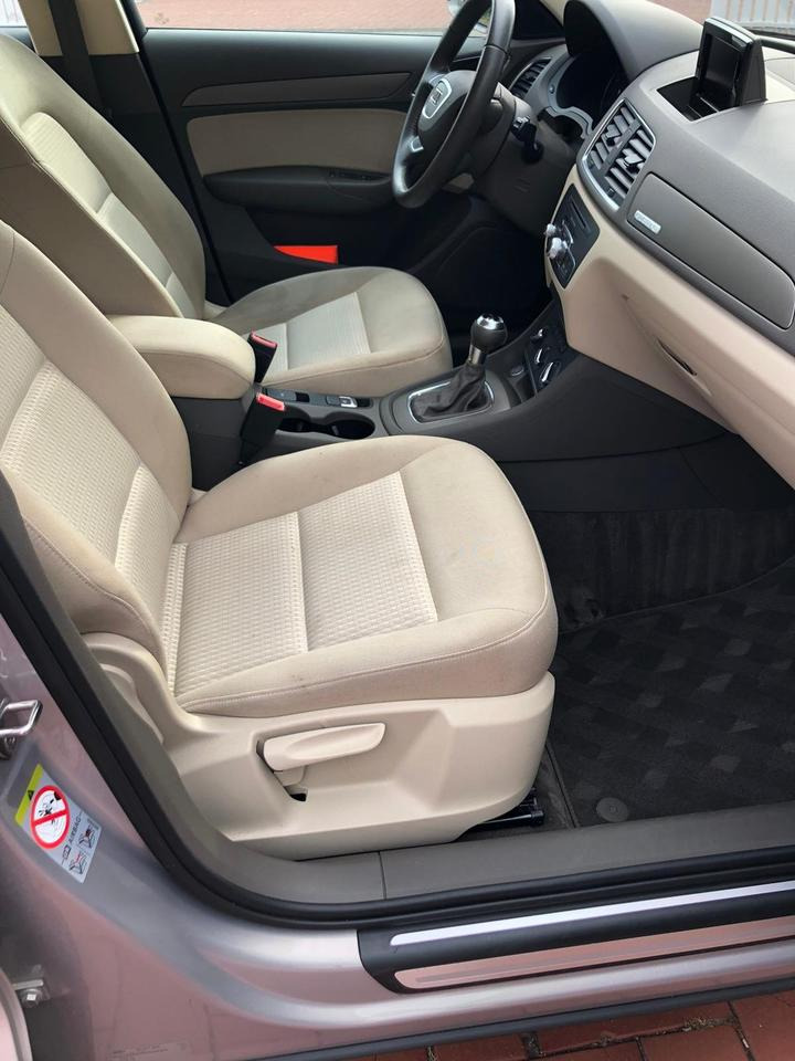 Audi Q3 TFSI + quattro + Autom. + ANK. + TÜV - Osobní auto: obrázek 4 Audi Q3 TFSI + quattro + Autom. + ANK. + TÜV - Osobní auto: obrázek 4