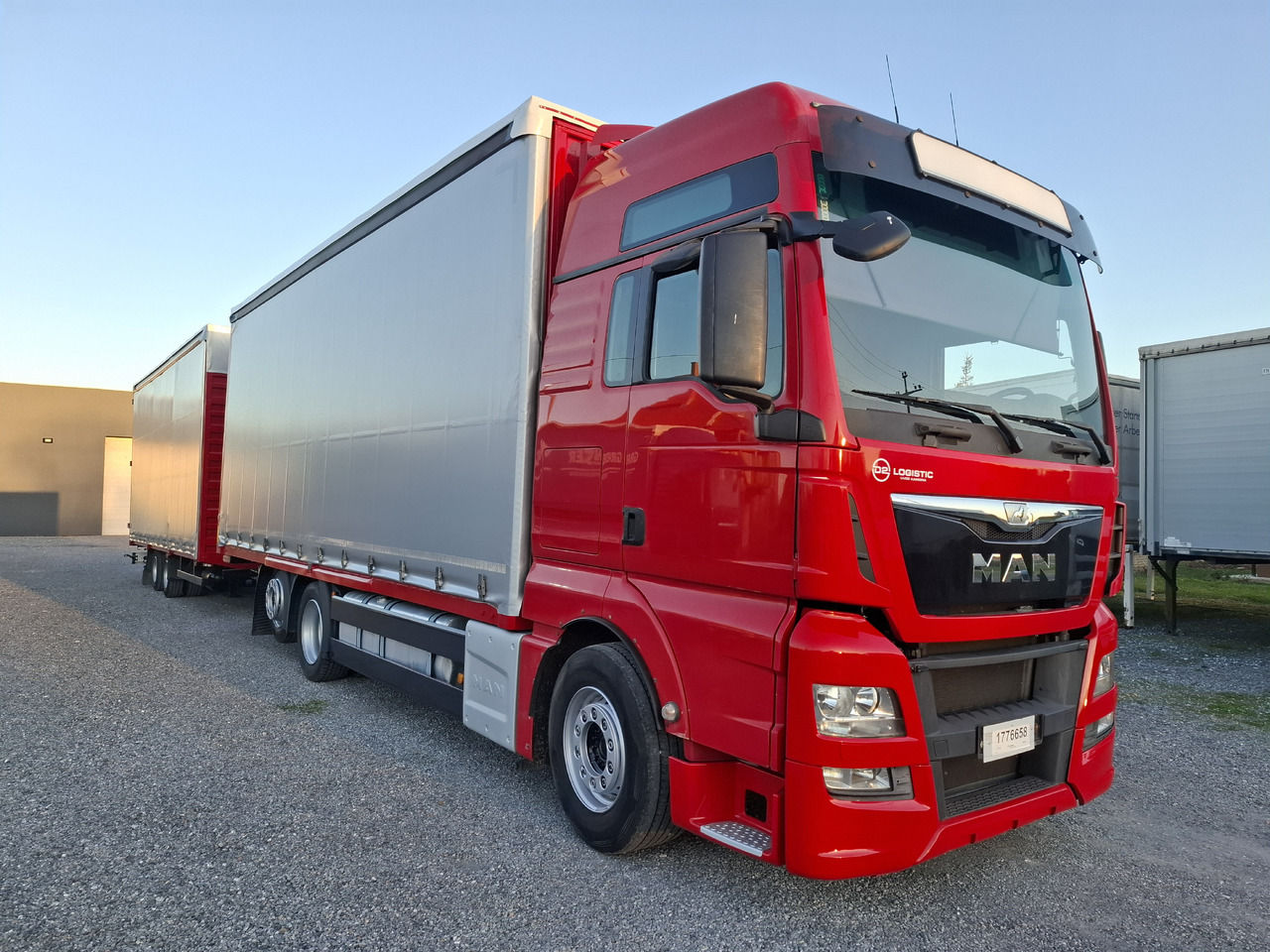 MAN TGX 26.440 E6 + SCHMITZ - Plachtový nákladní auto: obrázek 4 MAN TGX 26.440 E6 + SCHMITZ - Plachtový nákladní auto: obrázek 4