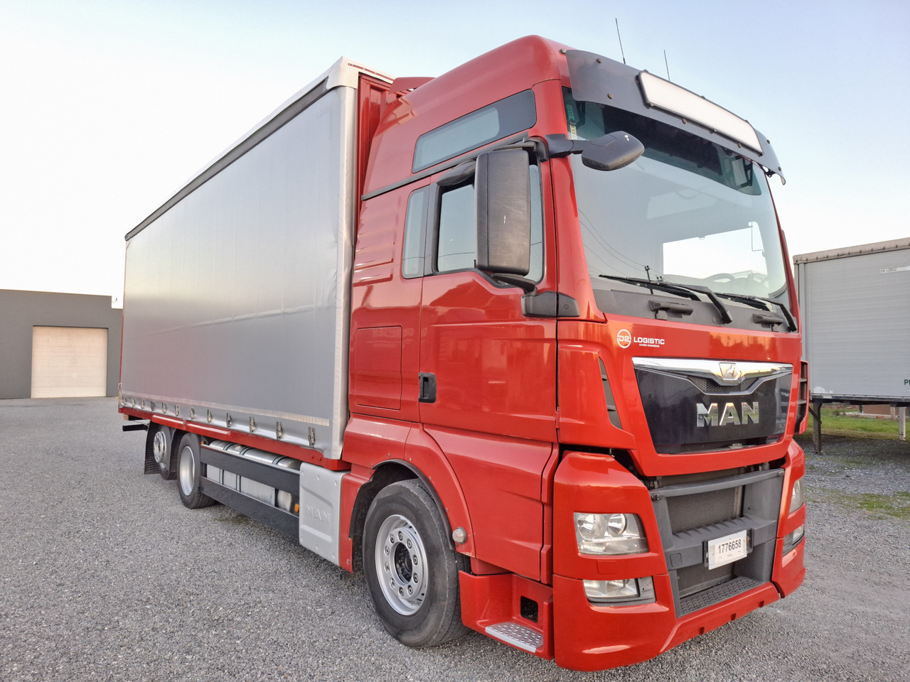 MAN TGX 26.440 E6 - Plachtový nákladní auto: obrázek 1 MAN TGX 26.440 E6 - Plachtový nákladní auto: obrázek 1