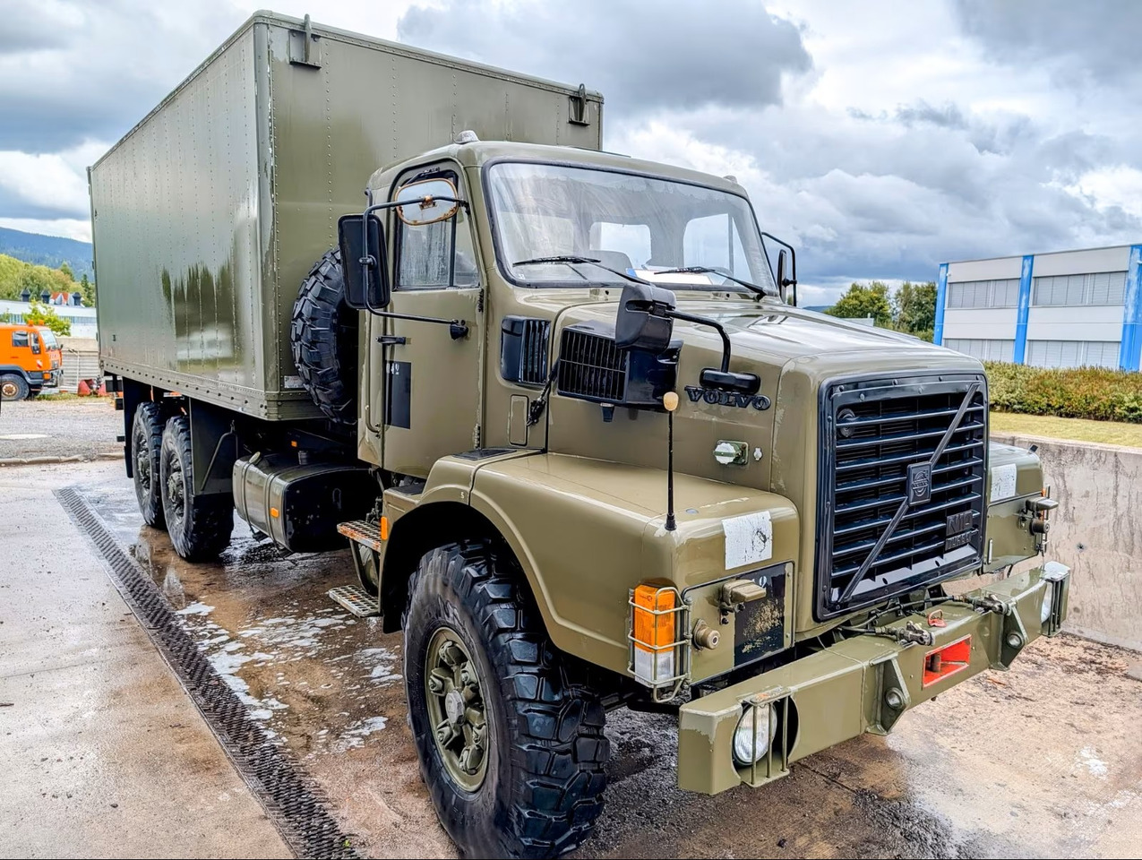 VOLVO N10 - Skříňový nákladní auto: obrázek 2 VOLVO N10 - Skříňový nákladní auto: obrázek 2