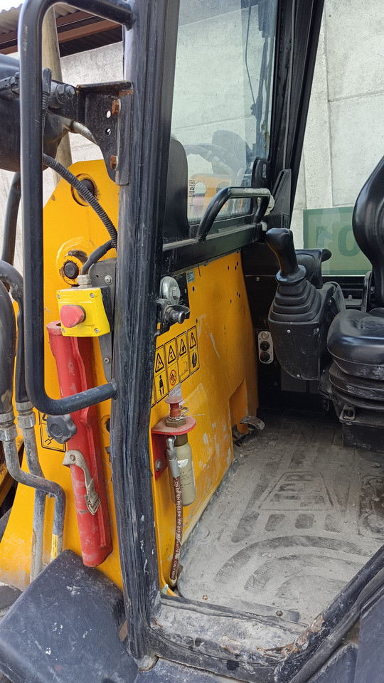 JCB 1CX 08M3WL - Rýpadlo-nakladač: obrázek 5 JCB 1CX 08M3WL - Rýpadlo-nakladač: obrázek 5