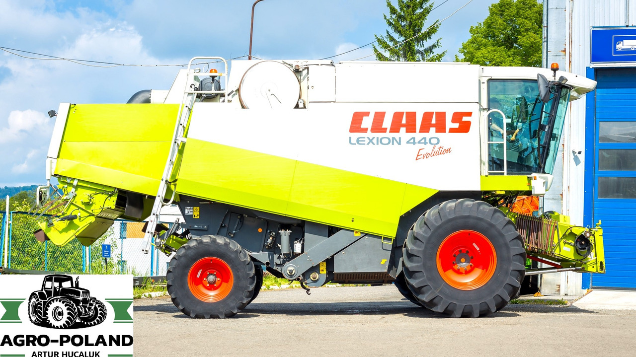CLAAS LEXION 440 EVOLUTION - 2003 ROK + CLAAS C 540 SKŁADANY - 2007 ROK - Sklízecí mlátička: obrázek 4 CLAAS LEXION 440 EVOLUTION - 2003 ROK + CLAAS C 540 SKŁADANY - 2007 ROK - Sklízecí mlátička: obrázek 4