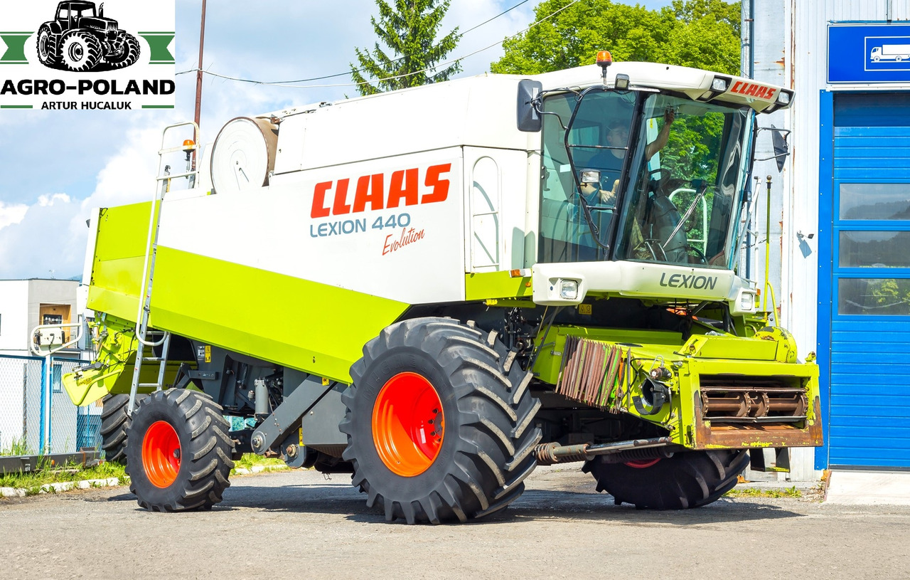 CLAAS LEXION 440 EVOLUTION - 2003 ROK + CLAAS C 540 SKŁADANY - 2007 ROK - Sklízecí mlátička: obrázek 3 CLAAS LEXION 440 EVOLUTION - 2003 ROK + CLAAS C 540 SKŁADANY - 2007 ROK - Sklízecí mlátička: obrázek 3