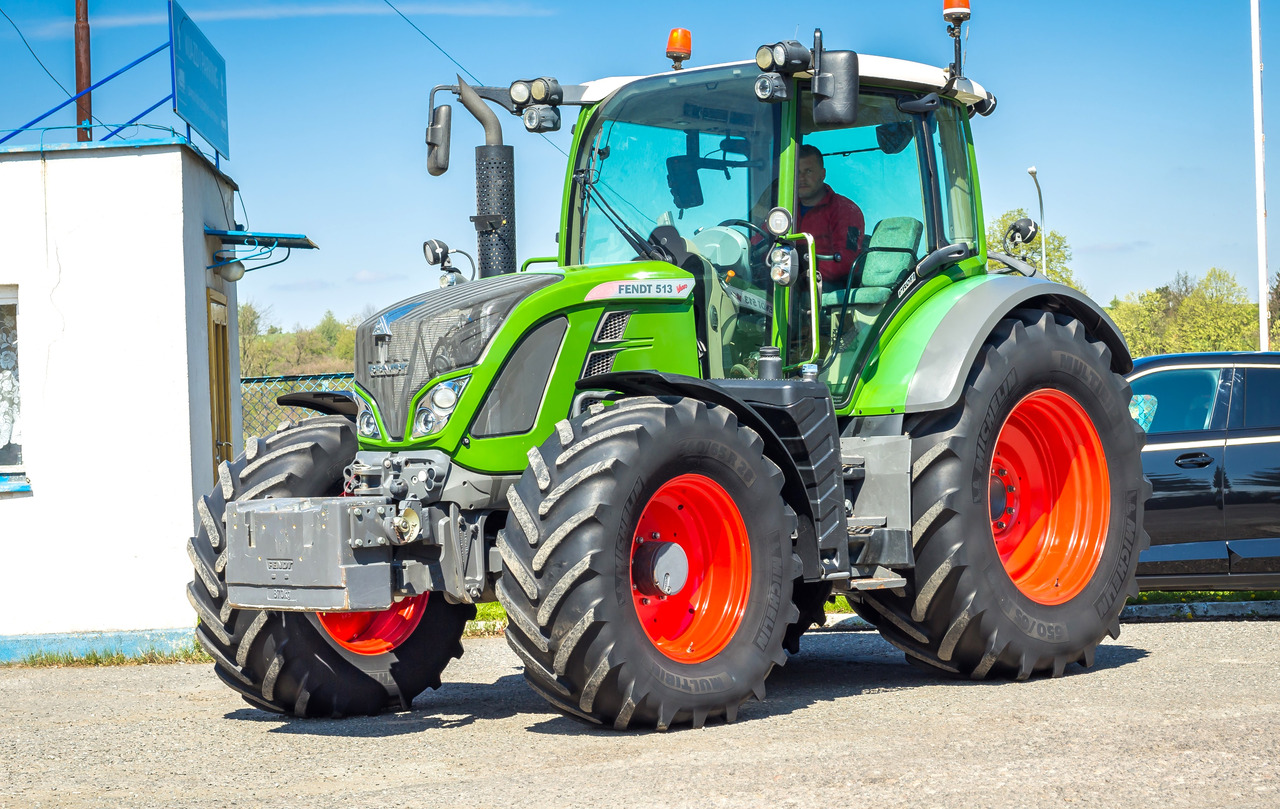 FENDT 513 VARIO - AUTOPILOT - 2016 ROK - ORYGINALNE OPONY - Traktor: obrázek 2 FENDT 513 VARIO - AUTOPILOT - 2016 ROK - ORYGINALNE OPONY - Traktor: obrázek 2
