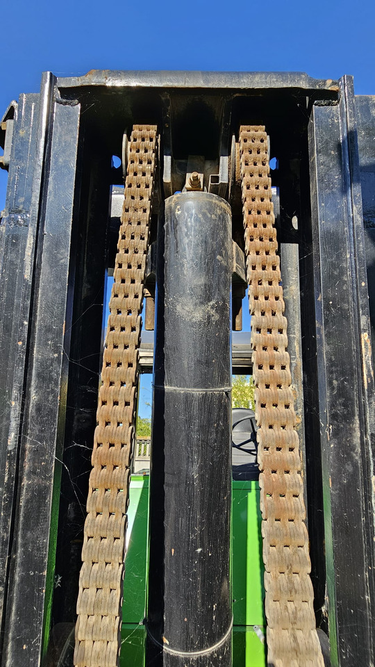 CATERPILLAR V330B - Vysokozdvižný vozík terénní: obrázek 3 CATERPILLAR V330B - Vysokozdvižný vozík terénní: obrázek 3