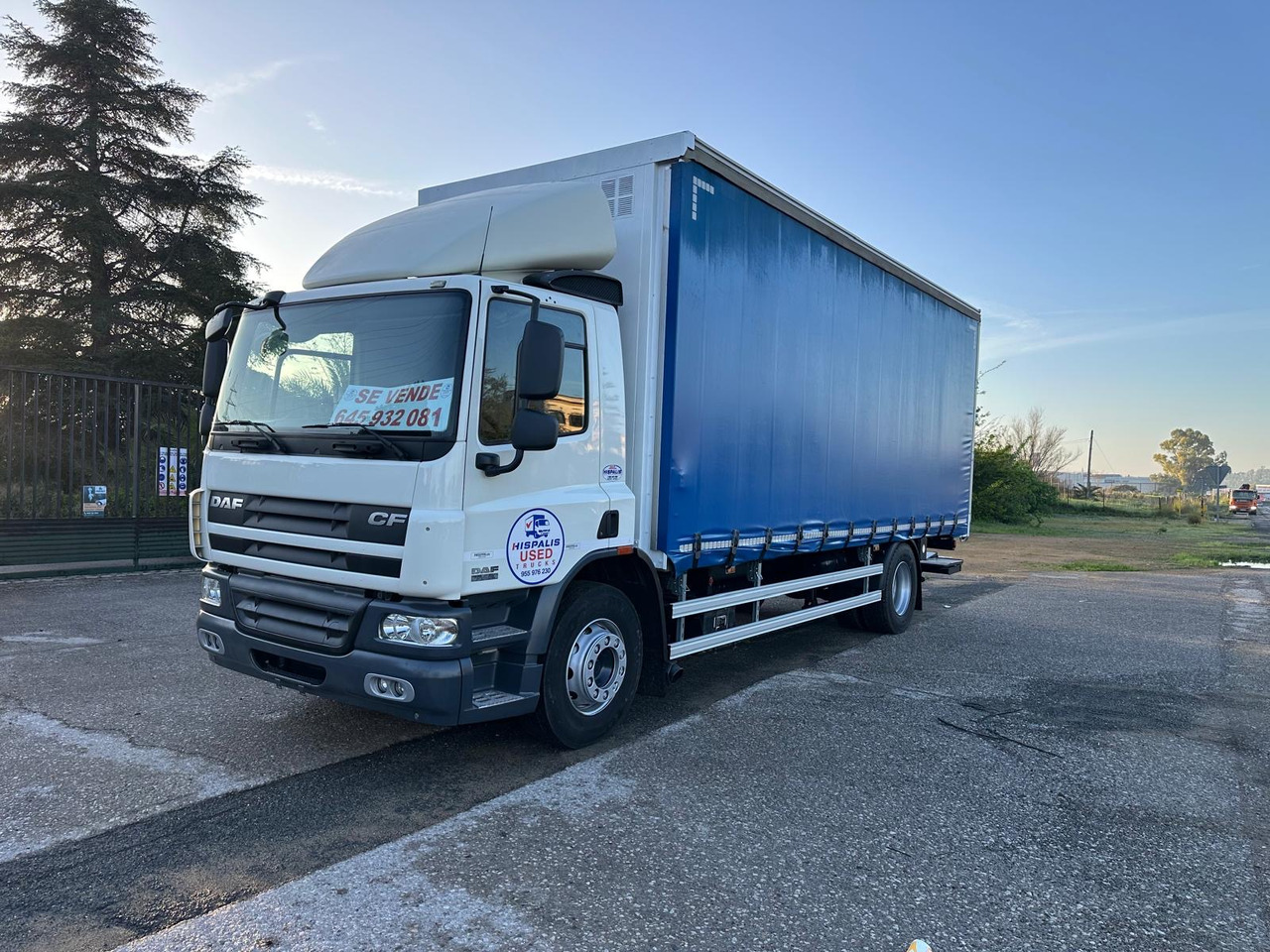 DAF CF 75.310 - Plachtový nákladní auto: obrázek 1 DAF CF 75.310 - Plachtový nákladní auto: obrázek 1