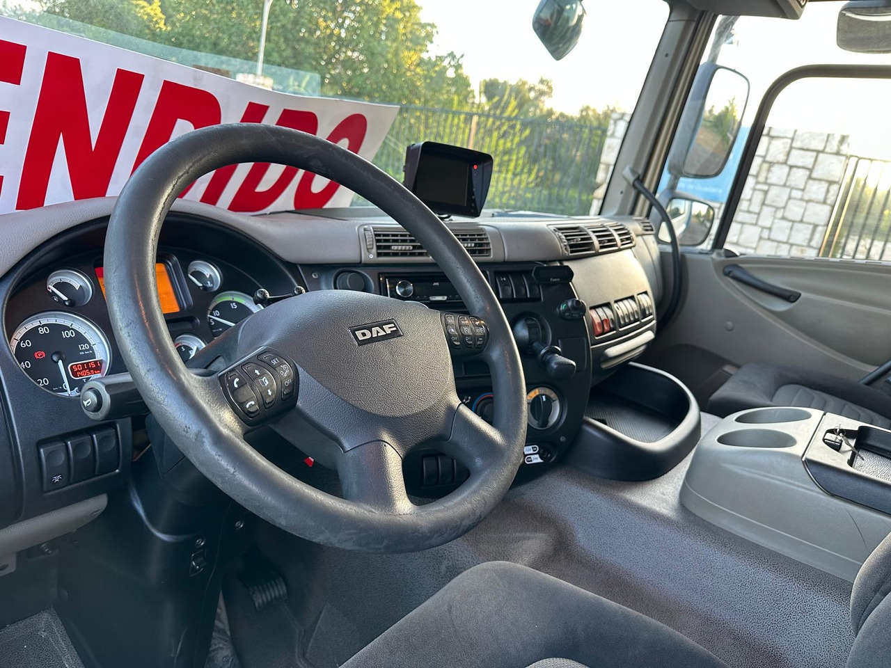 DAF CF 75.310 - Plachtový nákladní auto: obrázek 3 DAF CF 75.310 - Plachtový nákladní auto: obrázek 3