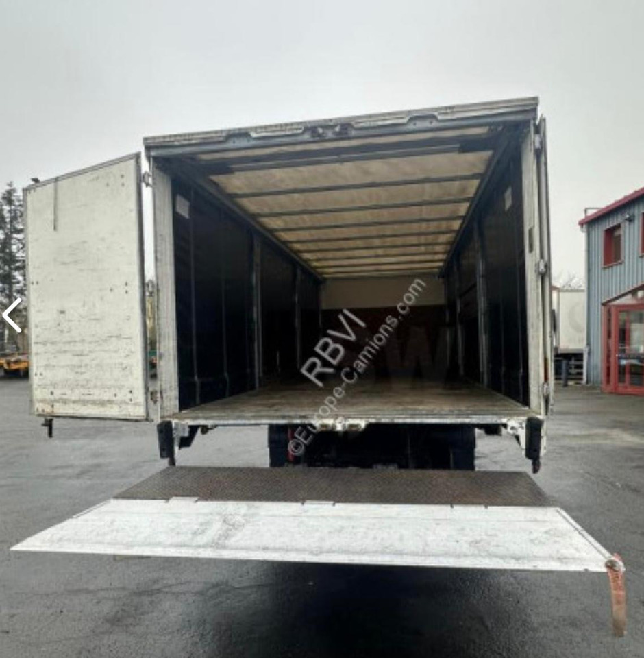 RENAULT MIDLUM 12.220 - Plachtový nákladní auto: obrázek 3 RENAULT MIDLUM 12.220 - Plachtový nákladní auto: obrázek 3